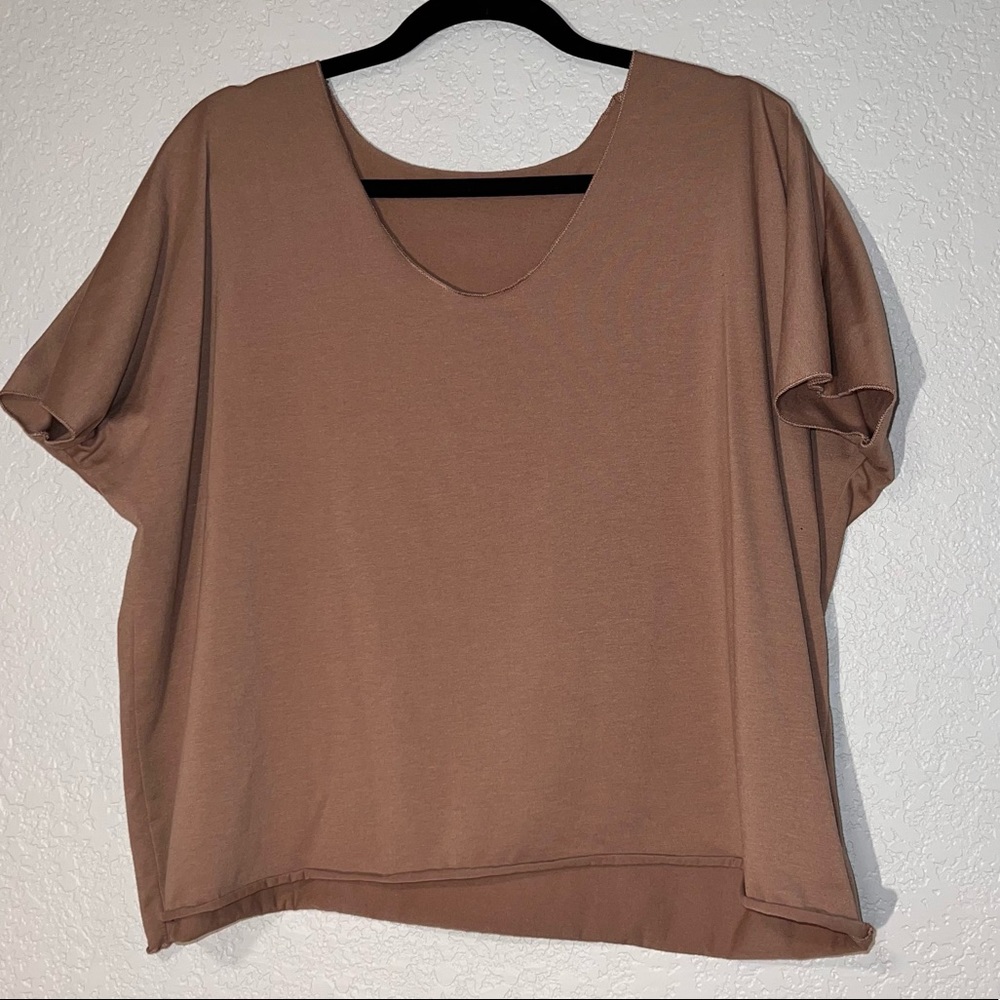 SHEIN Medium Light Brown V Neck Batwing Short Sleeve Tee